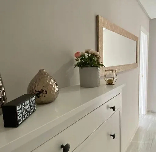 Lovely Tona Apartment *